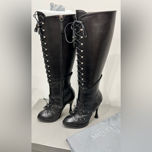 VINTAGE ALEXANDER MCQUEEN ARCHIVE
BLACK LACE UP OXFORD VICTORIAN BOOTS RARE
Sz37 - Picture 3 of 10